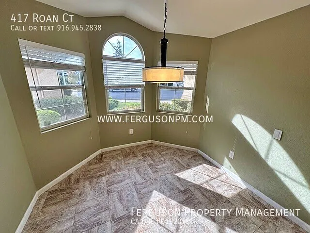 Gorgeous Rosetree Model with a Large Backyard — Photo 4