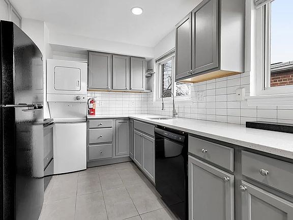 4th image of 228 Webster St NE APT 2