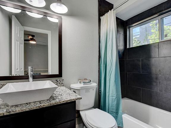 4th image of 4700 Harmon Ave #103