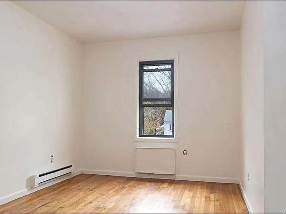 5th image of 13-15 Bell Blvd