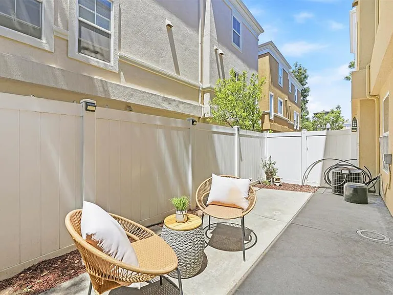 895 Inspiration Pl — Photo 19