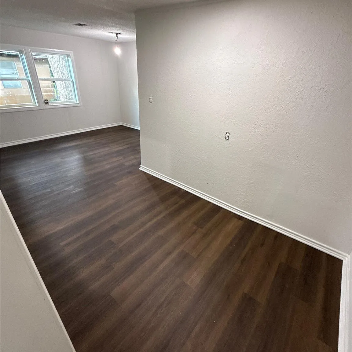 4 bed, 2.0 bath, 1593 sqft, $1,750 — Photo 2