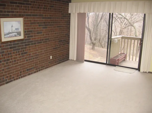 9400 Old Cedar Ave S APT 221, Bloomington, MN 55425