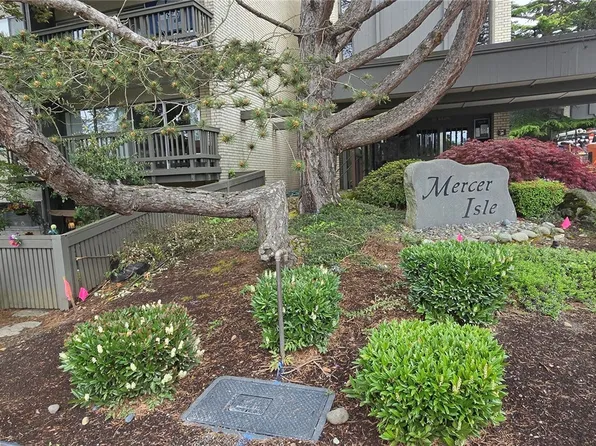 2500 81st Ave SE APT 103, Mercer Island, WA 98040