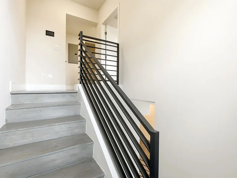 11305 Moorpark St #1 — Photo 12