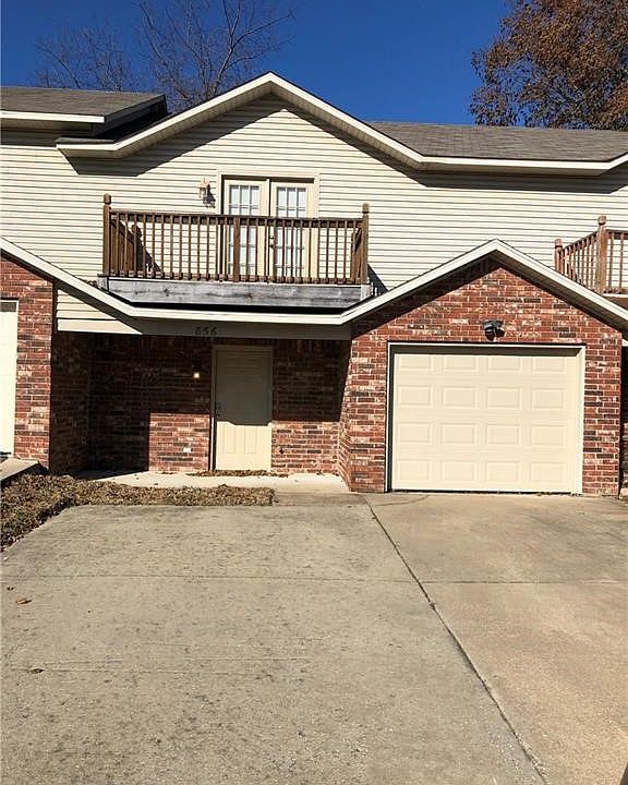 1st image of 856 W Peachtree Dr