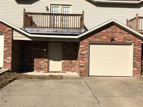 856 W Peachtree Dr, Fayetteville, AR 72703