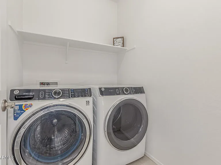637 S Lamar Pl — Photo 14