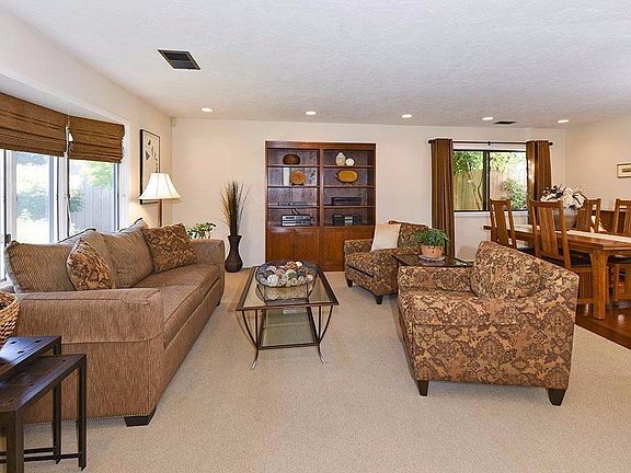 3rd image of 3318 Scenic Dr