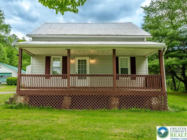 18 Ferndale Hill Dr, Zion Grove, PA 17985