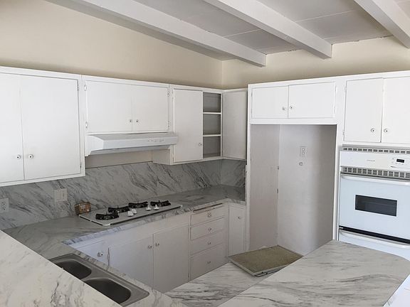 3rd image of 68162 Lytle Ln