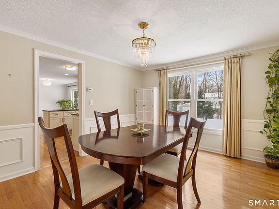 5th image of 23 North Pond Road