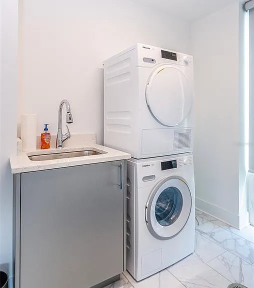 15 Avalon St #401 — Photo 14