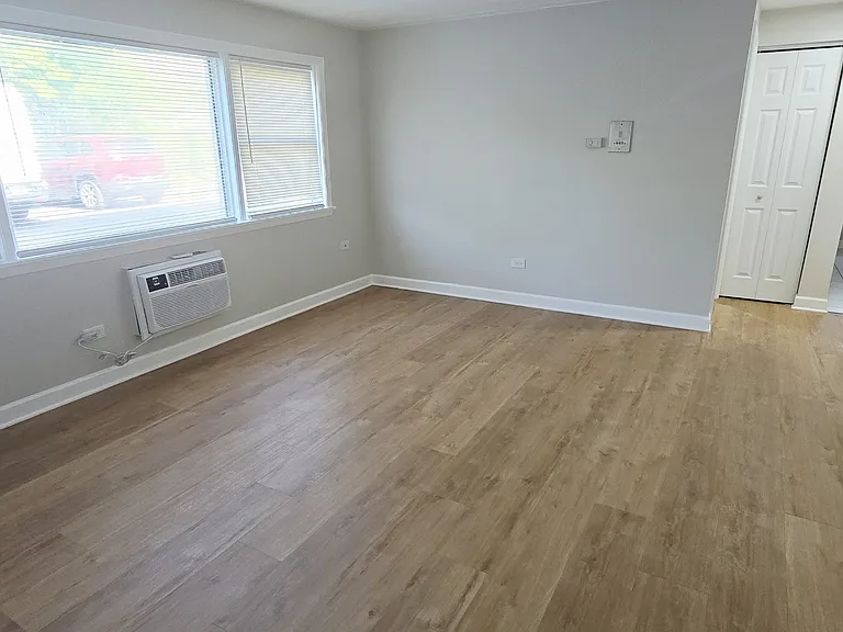 11013 S Lloyd Dr #6 — Photo 8