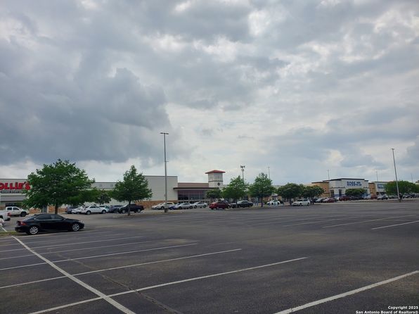 6100 Woodlake Pkwy #502, San Antonio, TX 78244