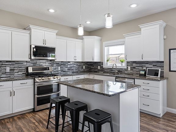 3rd image of 4305 Happiness Ln
