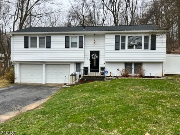 3 Bart Pl, Dover Town, NJ 07801