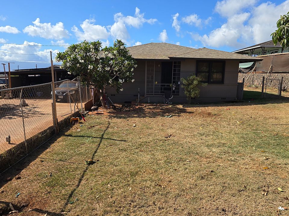 4 bedroom 2 bath Lahaina home for rent