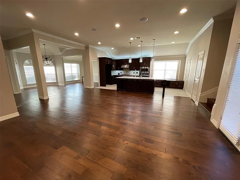 401 Sagebrush Trl — Photo 8