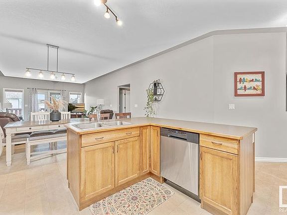 4th image of 4408 38th St