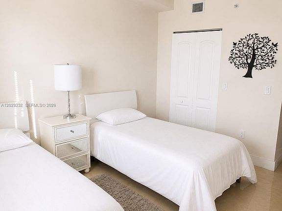 4th image of 17100 N Bay Rd APT 1605