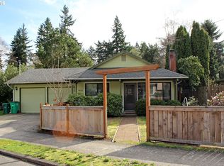8634 NE Broadway St, Portland, OR 97220