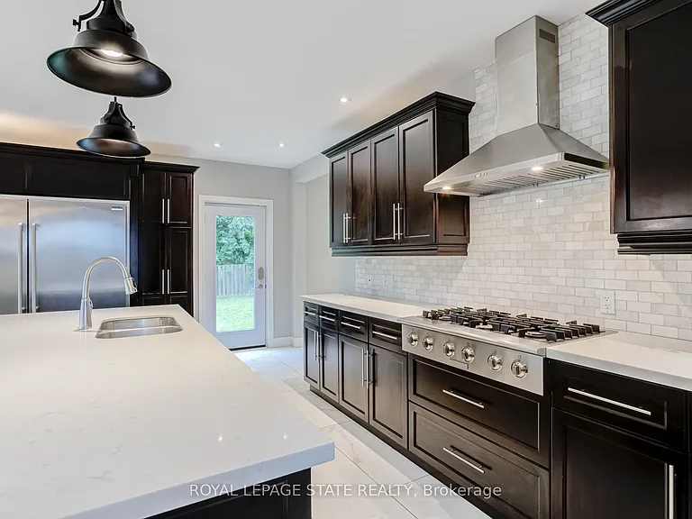 931 Southcote Rd — Photo 18