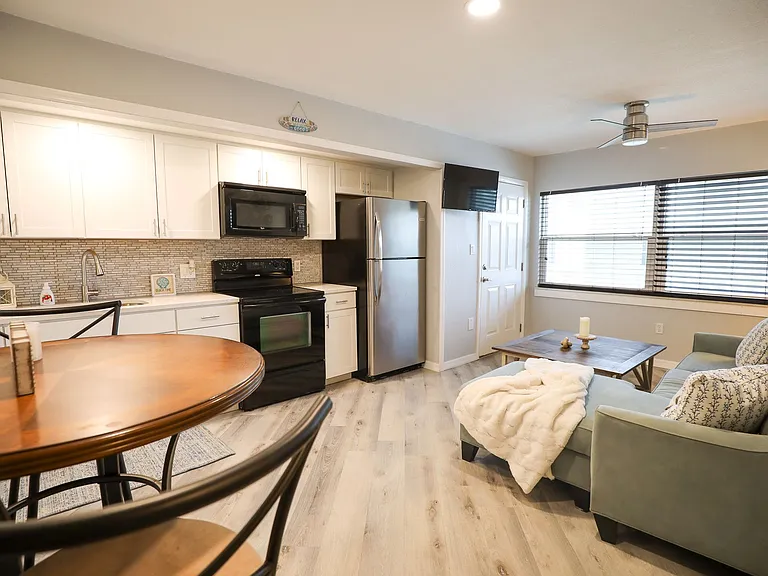17620 Lee Ave — Photo 6
