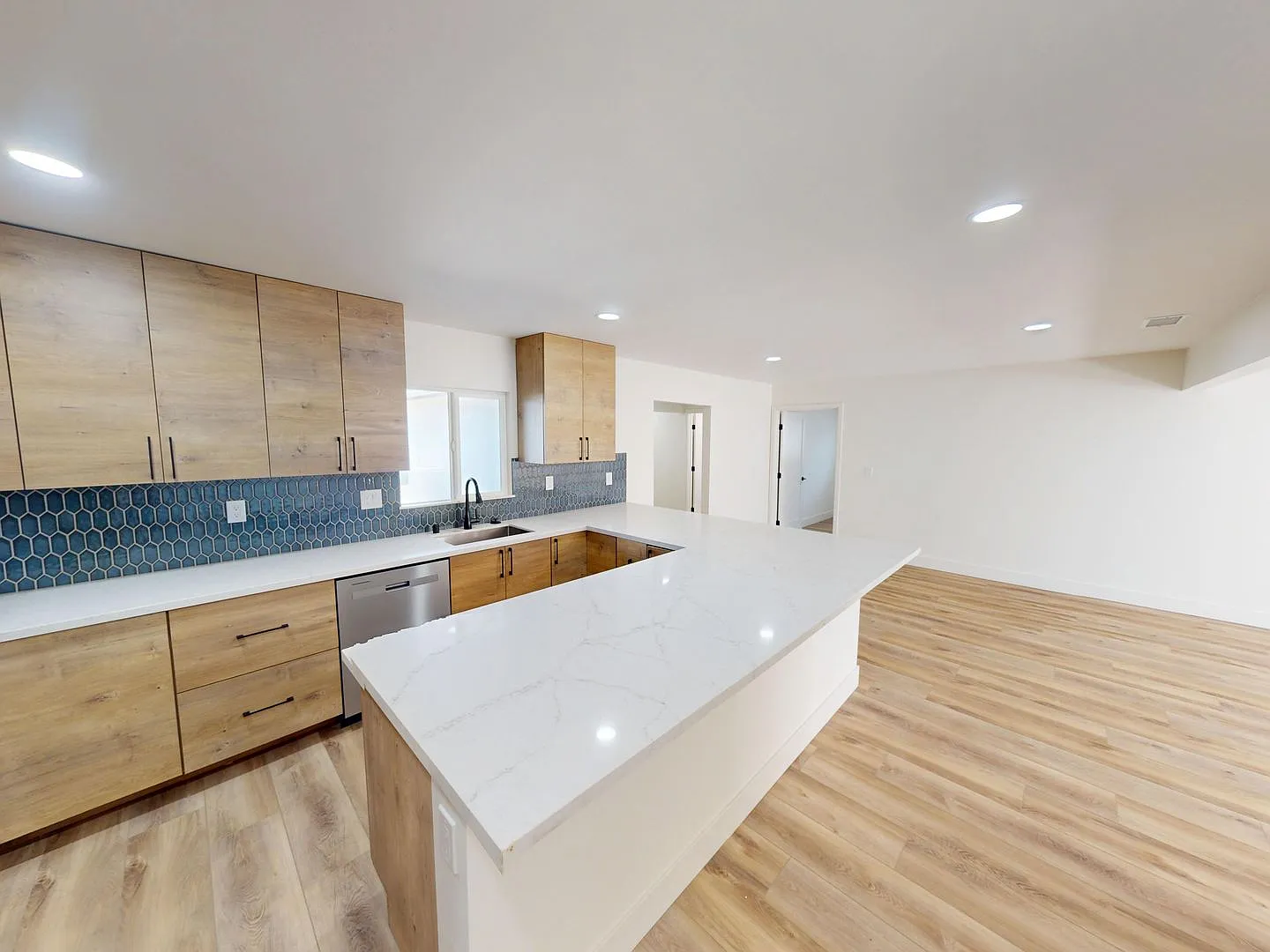 5244-5244 Unit 101 East Falls View Dr. — Photo 4