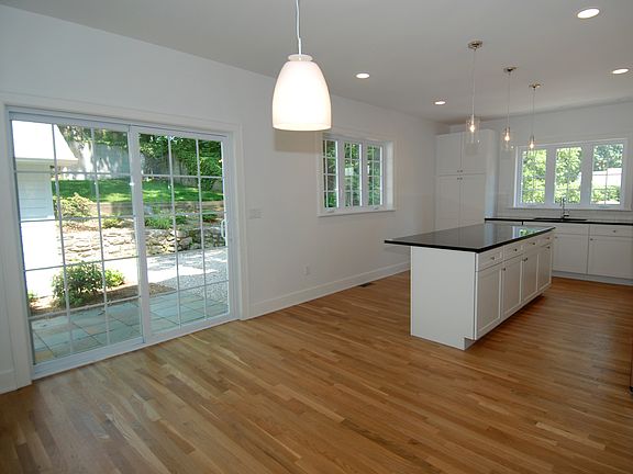 5th image of 14 Myrtle Blvd
