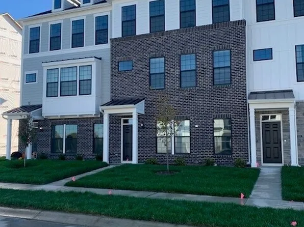 3263 Morab Dr, Zionsville, IN 46077