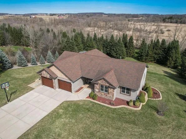 N232 Huberbrooks DRIVE, Watertown, WI 53098