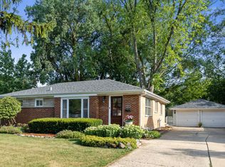 1020 Wakeman Ave, Wheaton, IL 60187