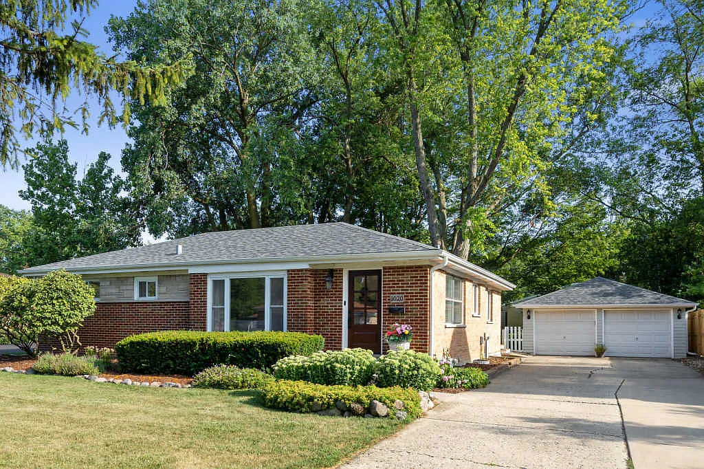 1020 Wakeman Ave photo 1