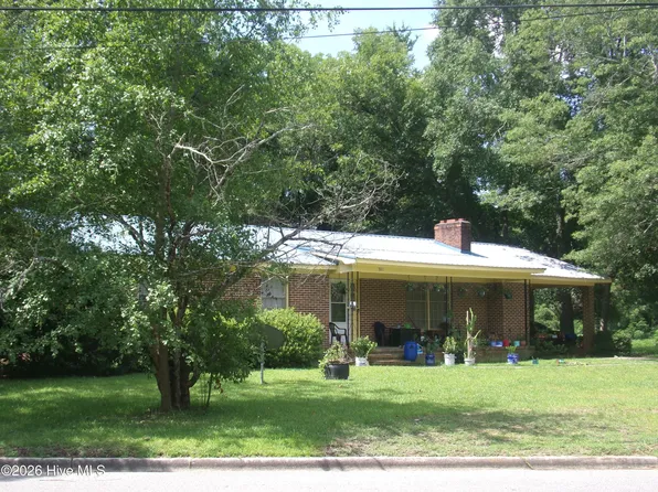 301 Mcgirts Bridge Road, Laurinburg, NC 28352