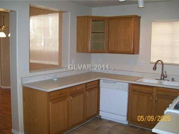 2nd image of 6054 Stone Hollow Ave