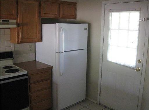5th image of 906 Durham Pl