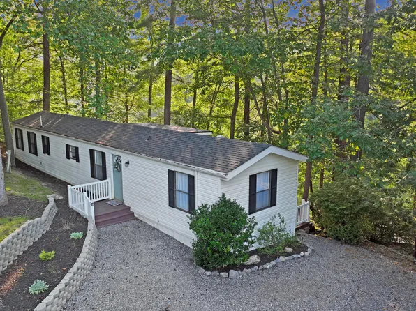 518 Ridgelake Rd, Goodview, VA 24095