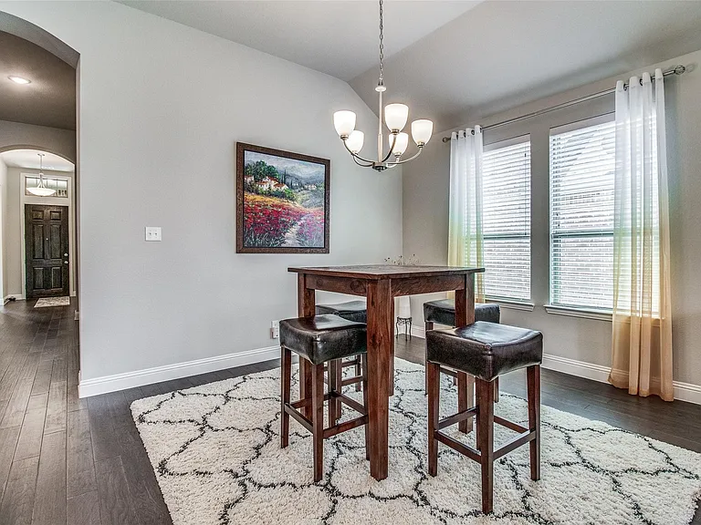 3521 Washington Dr — Photo 7