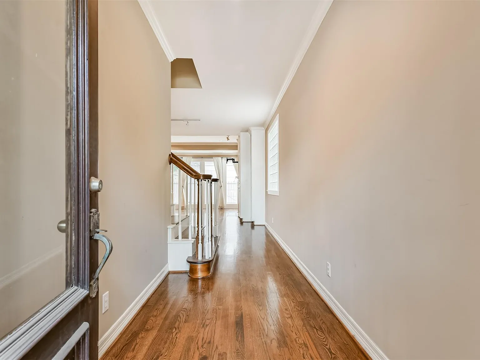 3 bed, 2.5 bath, 2380 sqft, $3,500 — Photo 3