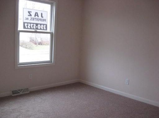 5th image of 196 Thorndale Ave