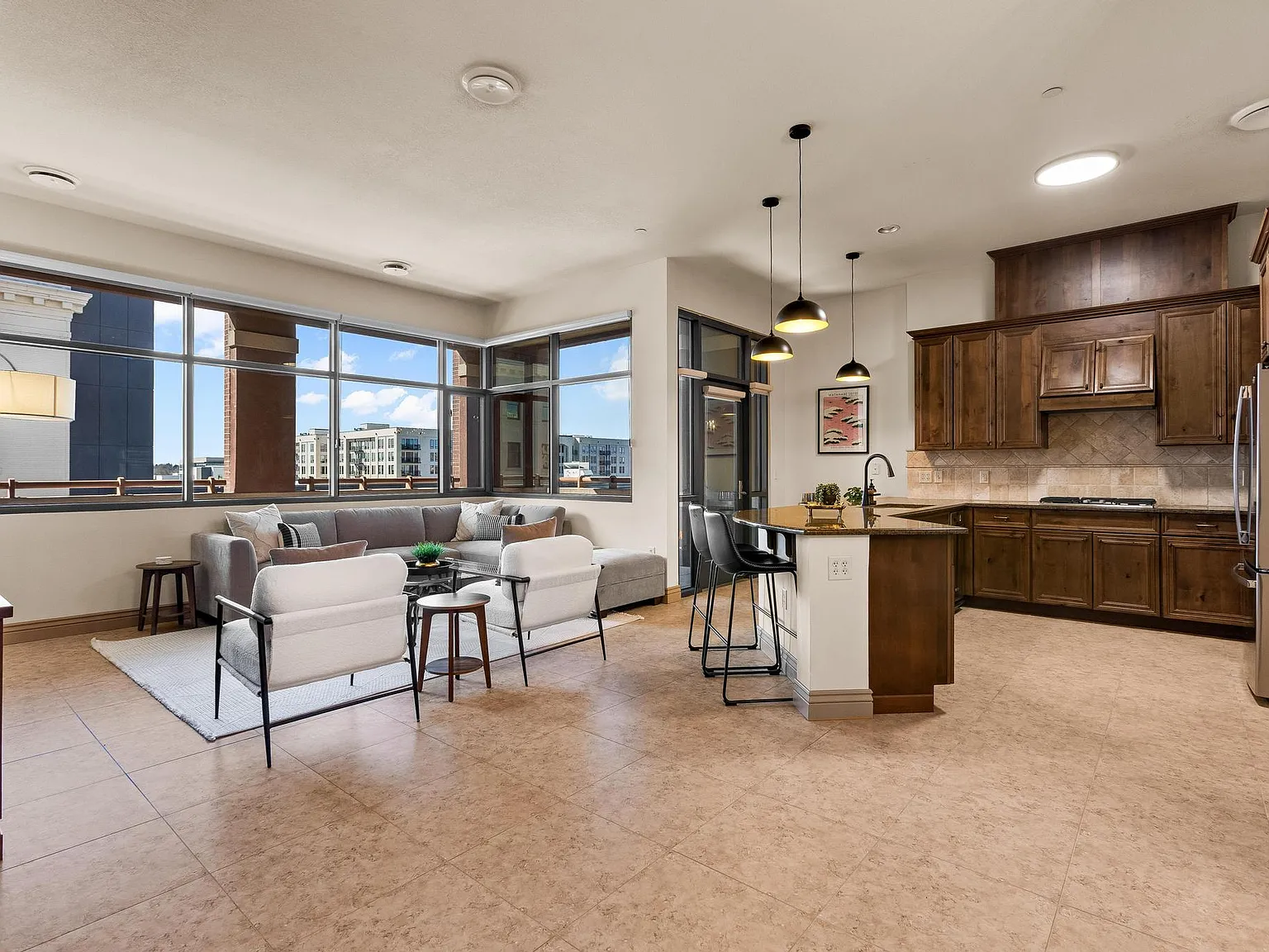 3 bed, 1869 sqft, $4,800 — Photo 2
