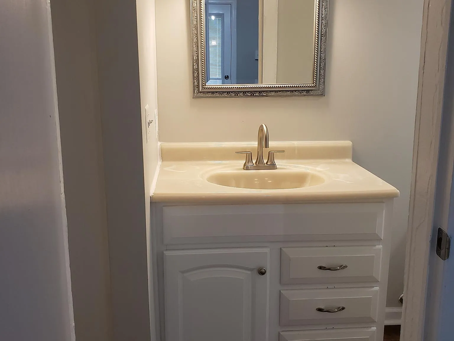 332 Smithfield Ave — Photo 3