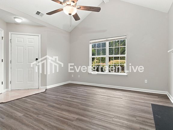 3rd image of 23 Twin Oaks Cir