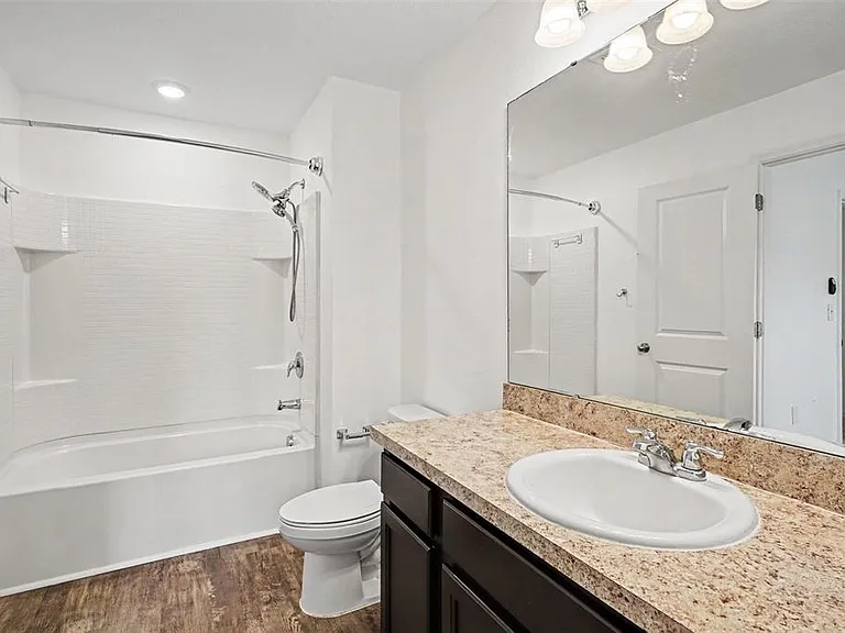 868 Grandin St — Photo 17