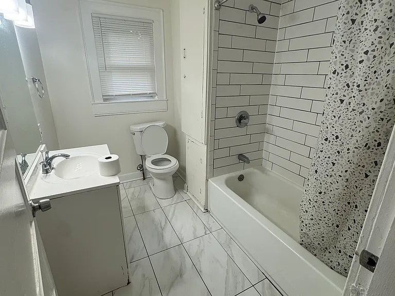 845 Georgetown St — Photo 32