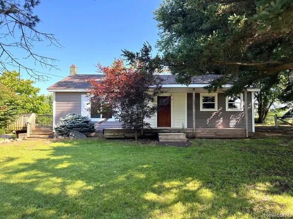 3355 E Braden Rd, Perry, MI 48872