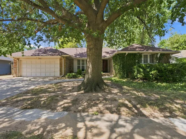1343 N Caddy Ln, Wichita, KS 67212