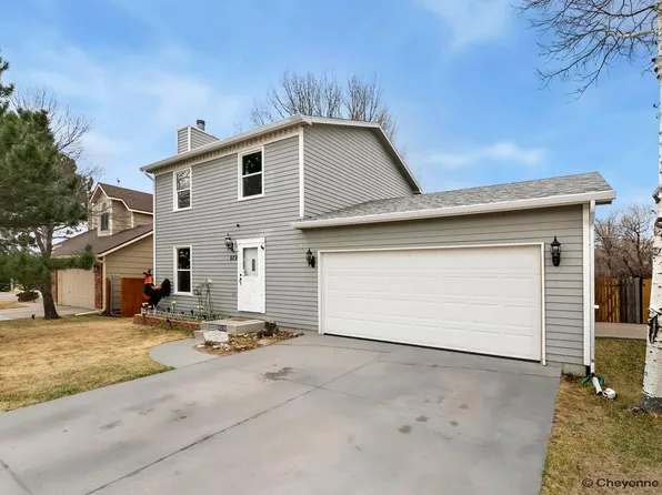 929 New Bedford Dr, Cheyenne, WY 82009