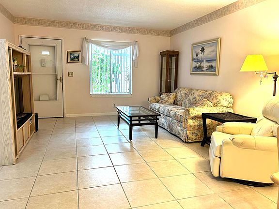 3rd image of 6489 Chasewood Drive #B